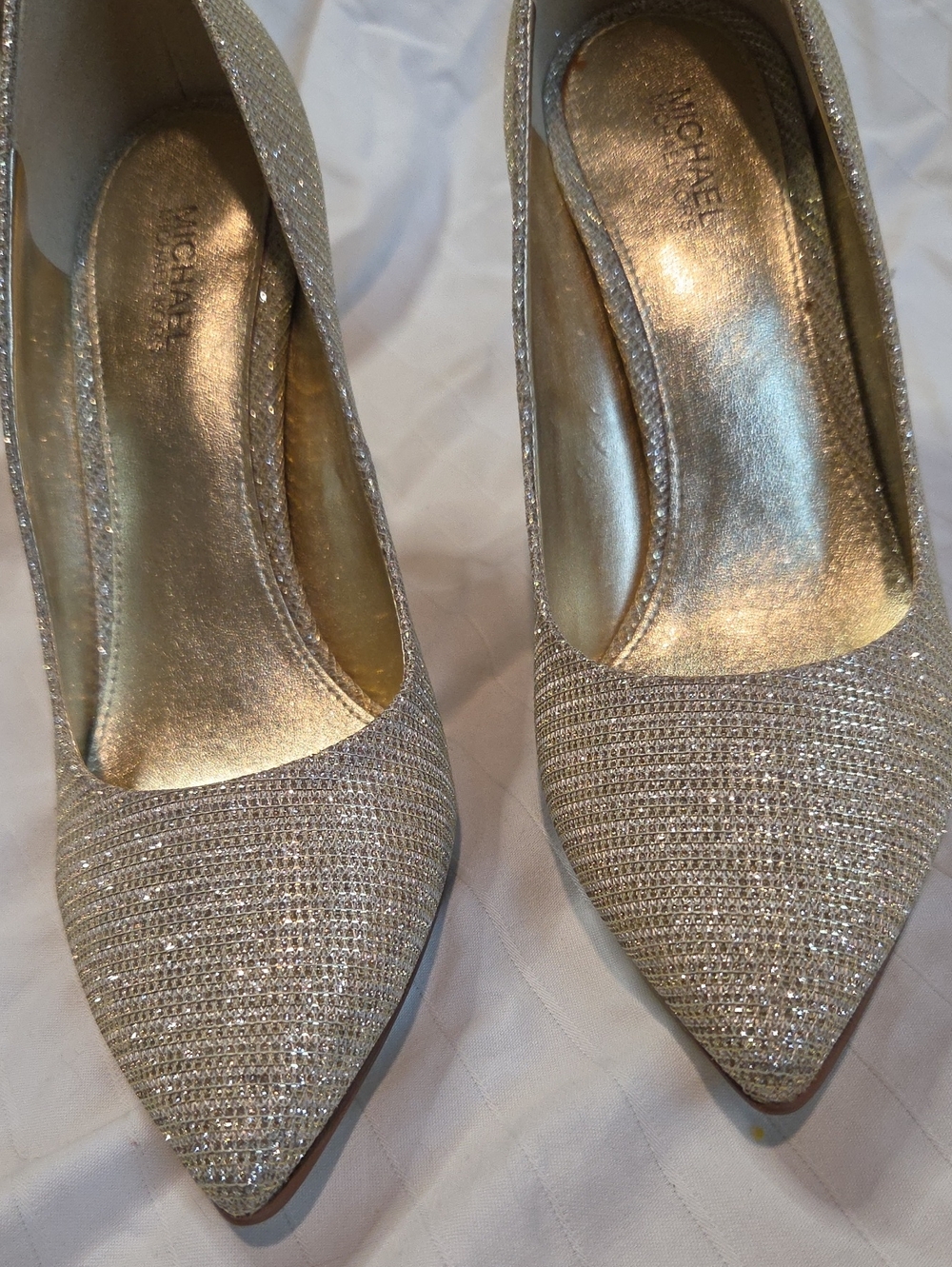 NWT Michael Kors Dorthy Gold Pointed-Toe Glitter Pumps Sz 6.5